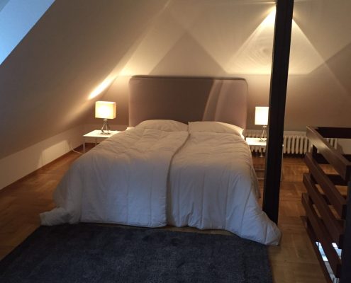 Schlafzimmer in Dachschräge